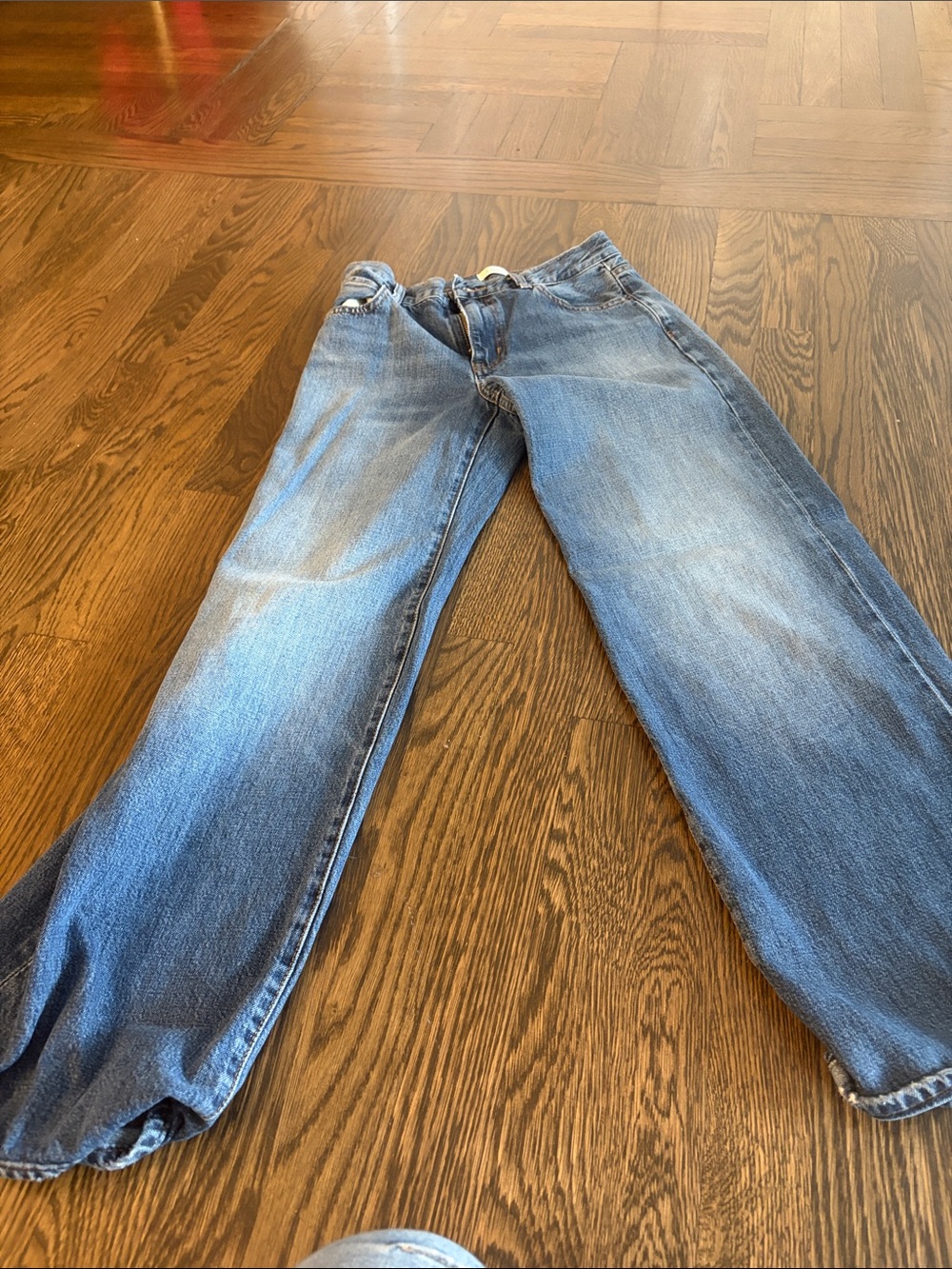 Frame Denim Relaxed Women’s Jeans in Light Blue Wash